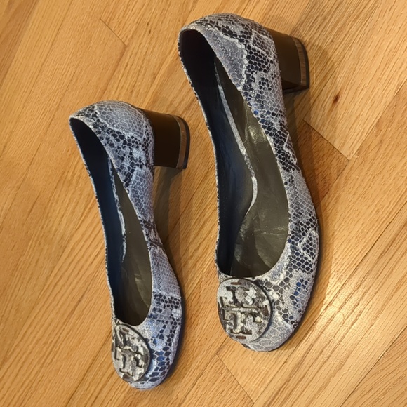 Tory Burch Amy snakeskin pump - Picture 4 of 11